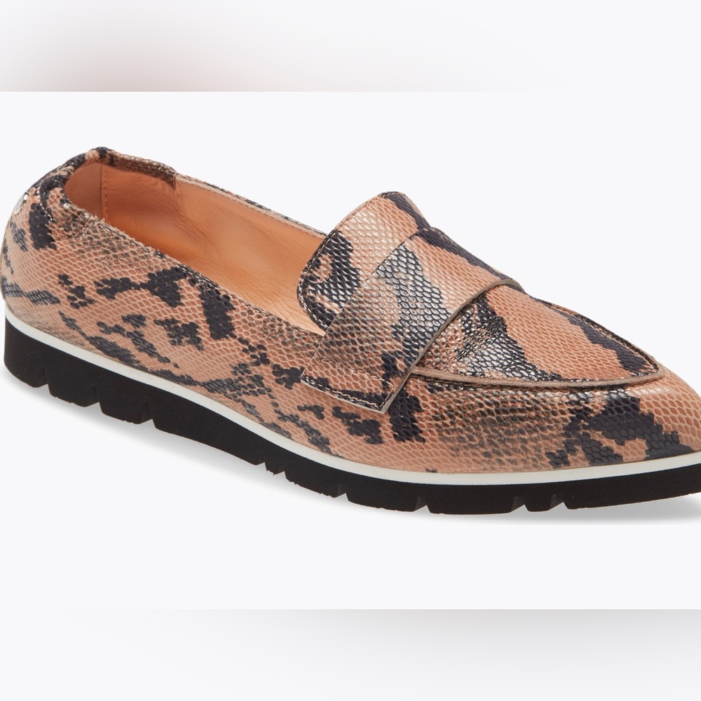 Women’s AGL Micro Leopard Print Pointed Toe Loafer in Size 9US/39 EU